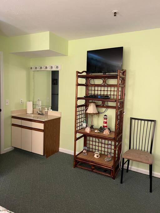 Lovely 2-Bedroom Condo With Pool Миртл-Бич Экстерьер фото