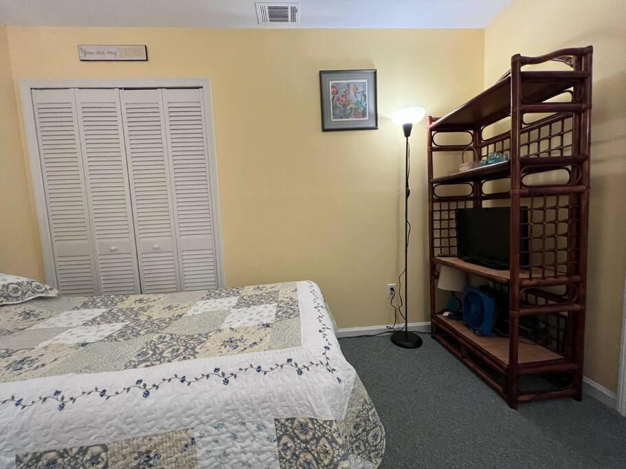 Lovely 2-Bedroom Condo With Pool Миртл-Бич Экстерьер фото
